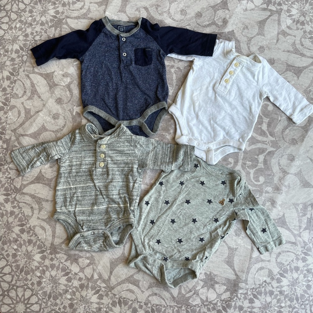 Baby gap 0-3m neutral onesies
